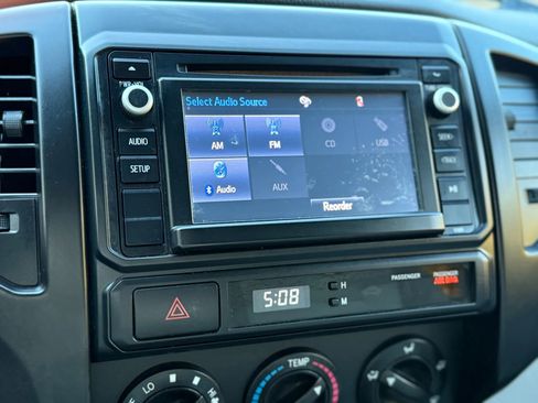 Used 2014 Toyota Tacoma PreRunner w/ Convenience Package image 32