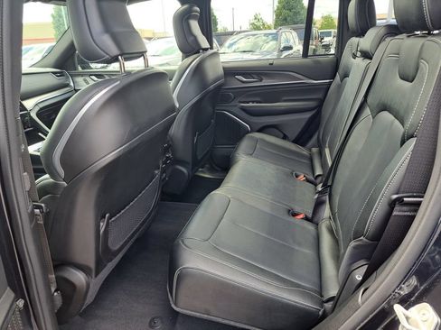Used 2023 Jeep Grand Cherokee Overland w/ Luxury Tech Group IV AWD/4WD image 24