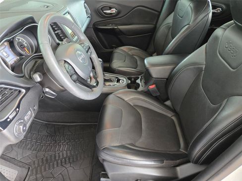Used 2023 Jeep Cherokee Altitude Lux AWD/4WD image 10