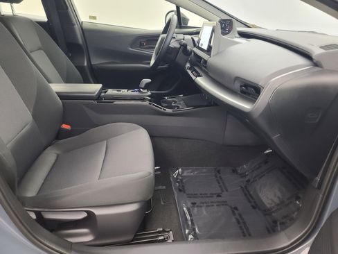Used 2025 Toyota Prius LE image 14