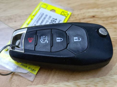 Used 2017 Chevrolet Cruze LT image 13