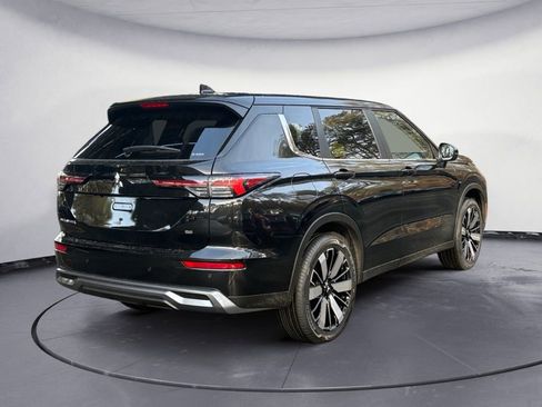 New 2026 Mitsubishi Outlander SE image 5