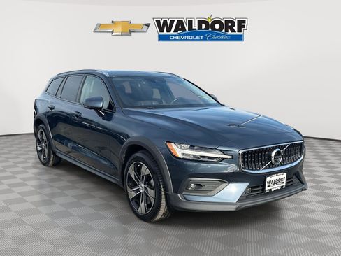 Used 2021 Volvo V60 T5 Cross Country w/ Advanced Package image 1