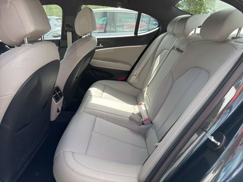 Used 2023 Genesis G70 2.0T AWD/4WD image 13