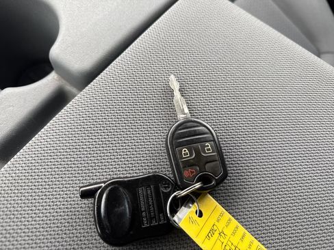 Used 2012 Ford F150 XLT w/ XLT Chrome Pkg image 25