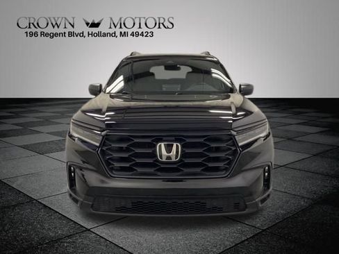 Used 2023 Honda Pilot Sport image 2