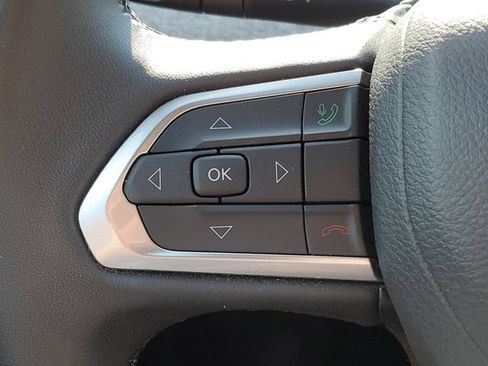 Used 2023 Jeep Compass Latitude AWD/4WD image 11