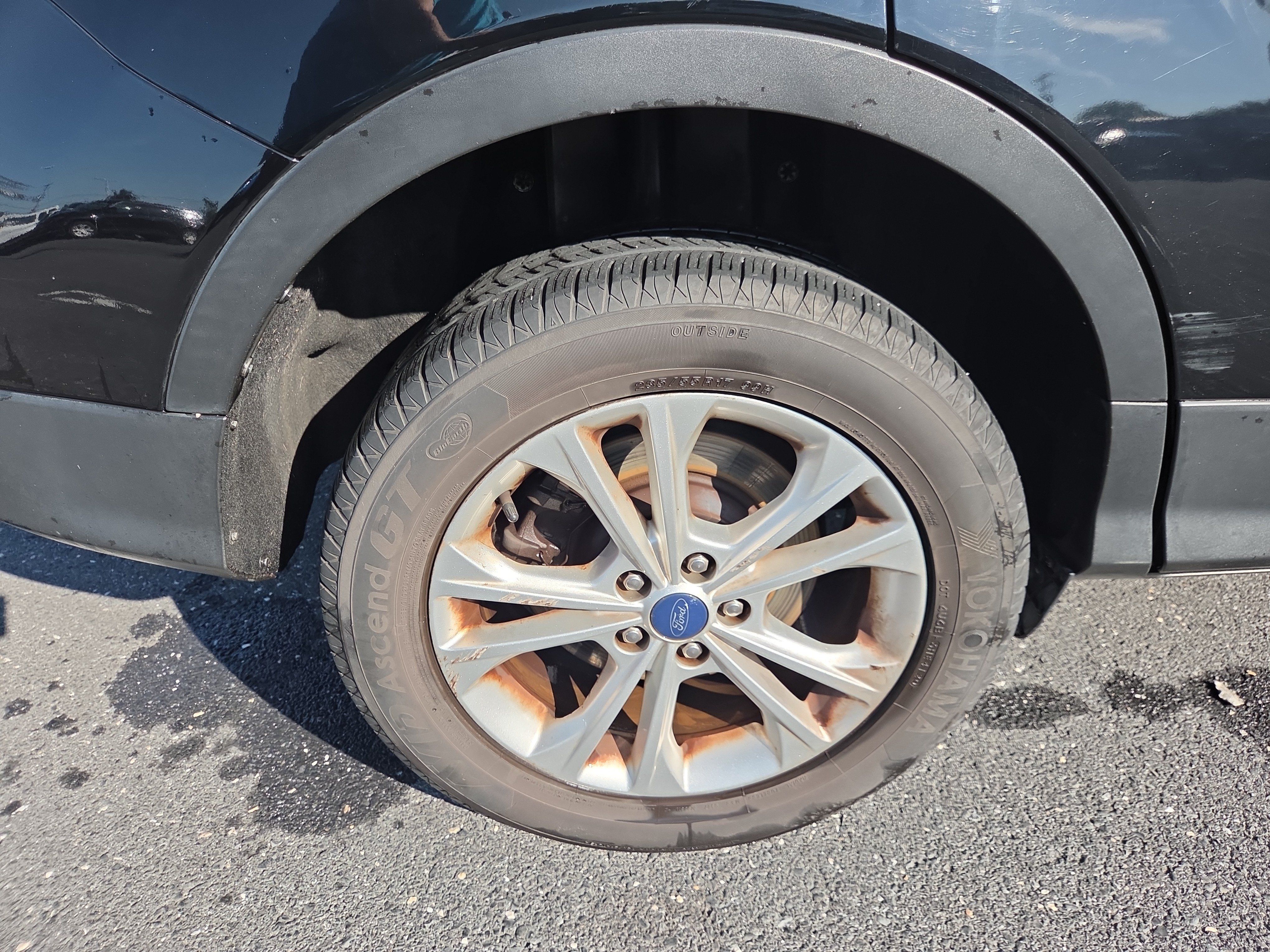 Used 2018 Ford Escape SE w/ Ford Safe & Smart Package AWD/4WD image 28
