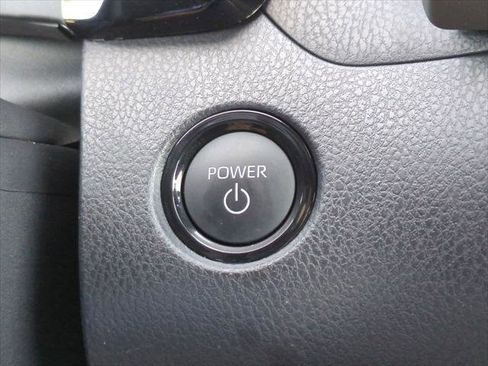 Certified 2025 Toyota Camry SE image 25