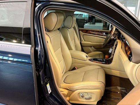 Used 2008 Jaguar XJ8 image 8