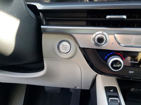 New 2025 Kia Telluride S image 23