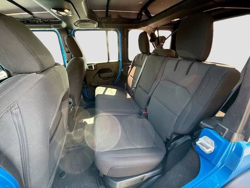 Used 2023 Jeep Wrangler Unlimited w/ Cold Weather Group image 27