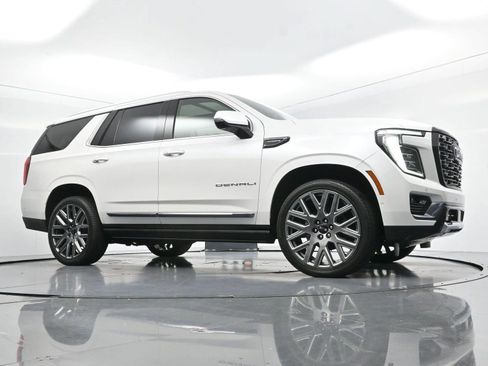 Used 2025 GMC Yukon Denali Ultimate AWD/4WD image 46