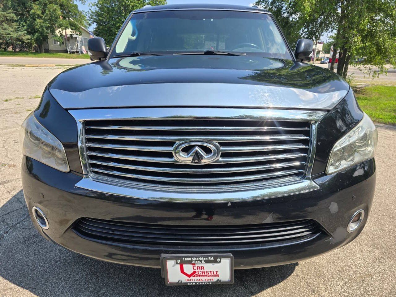 Used 2011 INFINITI QX56 4WD w/ Theater Pkg image 2