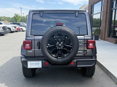 Used 2025 Jeep Wrangler Sahara AWD/4WD image 5