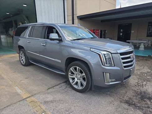 Used 2019 Cadillac Escalade ESV Luxury RWD image 8