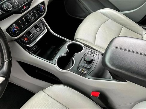 Used 2019 GMC Terrain SLT w/ Preferred Package image 15