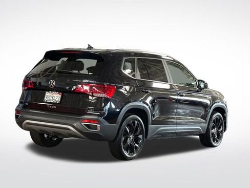 Certified 2023 Volkswagen Taos SE w/ Black Wheel Package image 5