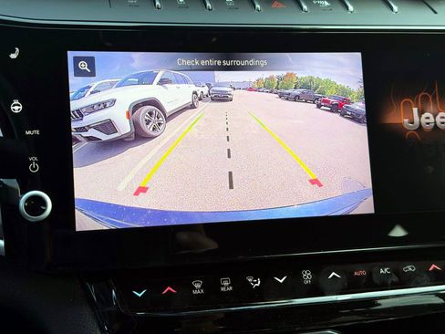 New 2027 Jeep Grand Cherokee Limited AWD/4WD image 18