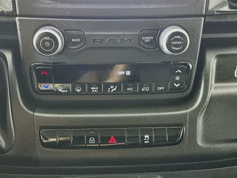 Used 2025 RAM ProMaster 2500 w/ Convenience Group FWD image 17