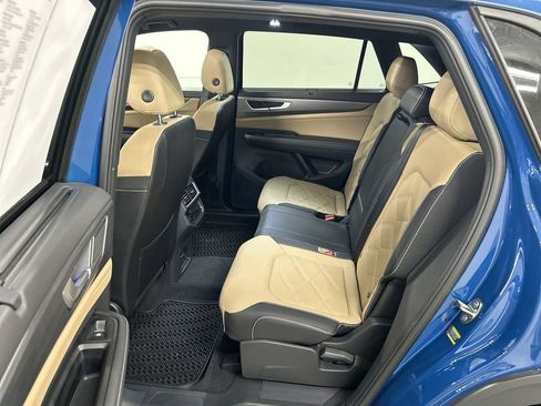 Used 2025 Volkswagen Atlas Cross Sport SE AWD/4WD image 20