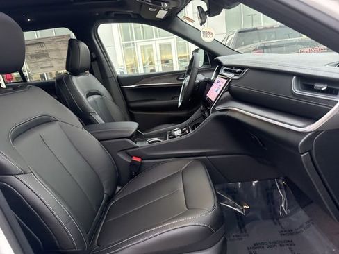 New 2025 Jeep Grand Cherokee Limited w/ Black Appearance Package image 20