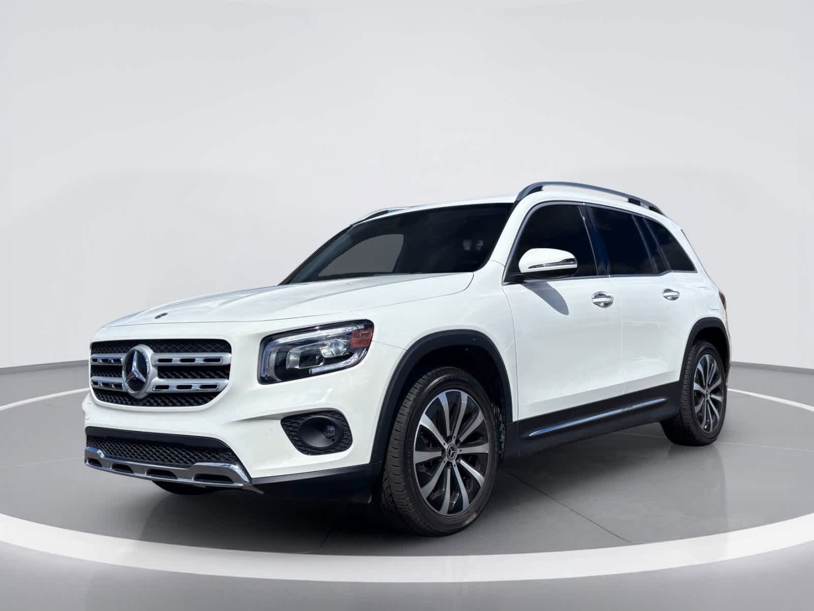 Used 2023 Mercedes-Benz GLB 250 4MATIC image 2
