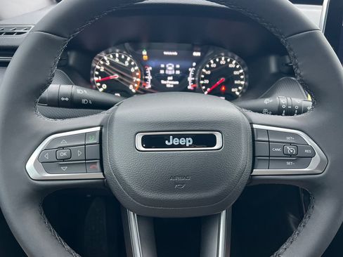 New 2026 Jeep Compass Latitude image 21