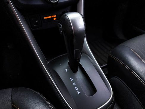 Used 2019 Chevrolet Trax LT w/ LT Convenience Package AWD/4WD image 19