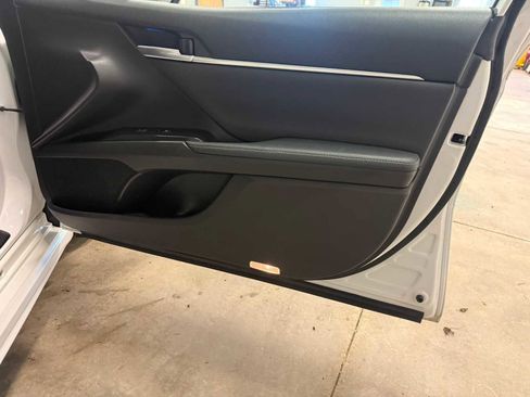 Used 2019 Toyota Camry XSE w/ Navigation Package FWD image 29