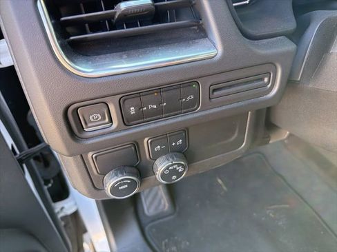 Used 2021 Chevrolet Tahoe LT image 12