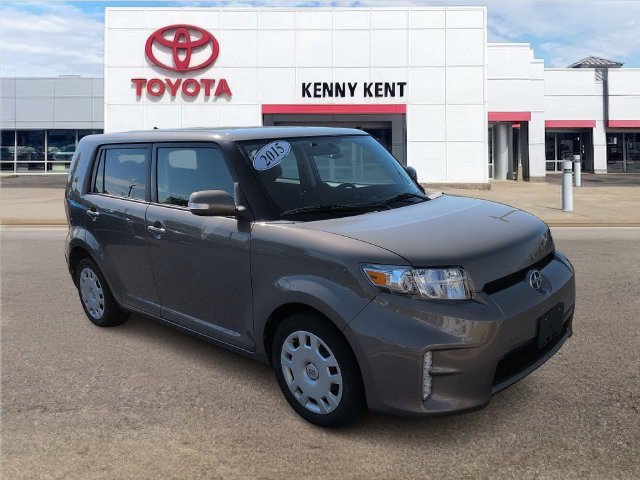 Used 2015 Scion xB FWD image 1
