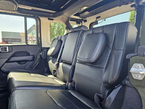 Used 2023 Jeep Wrangler Unlimited Sahara w/ Cold Weather Group AWD/4WD image 20