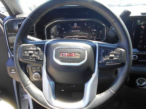 Used 2024 GMC Sierra 1500 SLT AWD/4WD image 13