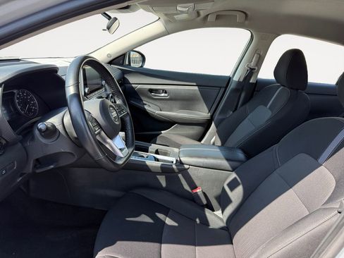 Used 2023 Nissan Sentra SV image 9