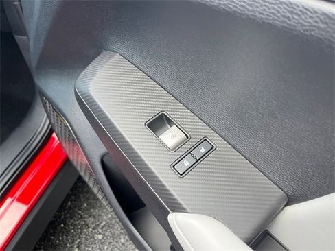 New 2025 Mitsubishi Outlander SE image 33