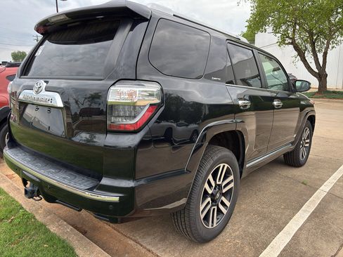 Used 2020 Toyota 4Runner Limited AWD/4WD image 8