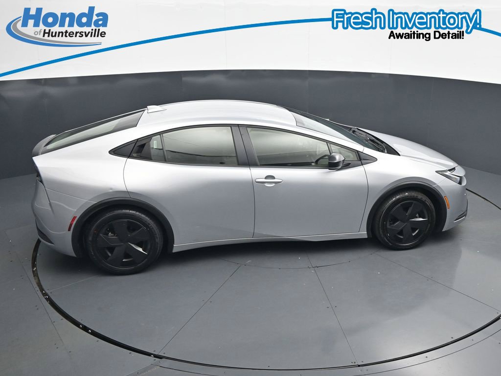 Used 2025 Toyota Prius LE FWD image 26