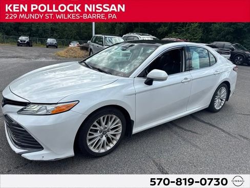 Used 2019 Toyota Camry XLE w/ Navigation Package FWD image 1