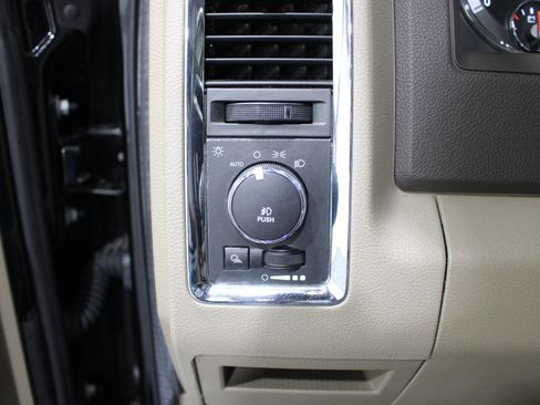 Used 2012 RAM 1500 Laramie AWD/4WD image 8