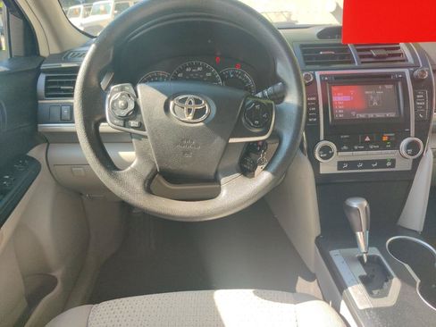 Used 2014 Toyota Camry LE FWD image 12