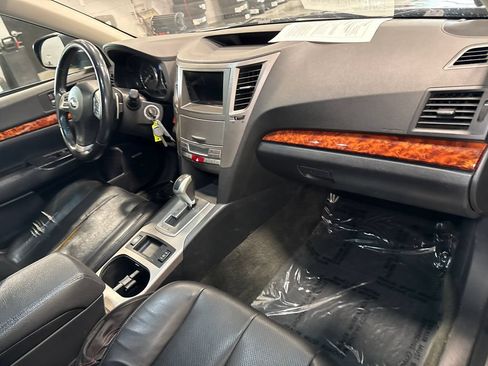 Used 2012 Subaru Outback 3.6R Limited w/ Moonroof Pkg AWD/4WD image 16