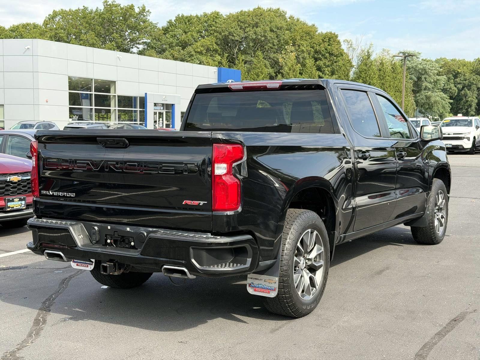 Used 2023 Chevrolet Silverado 1500 RST w/ Z71 Off-Road Package AWD/4WD image 5