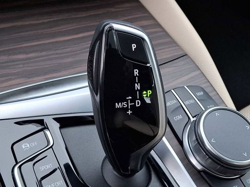 Certified 2023 BMW 530i xDrive w/ Premium Package image 17