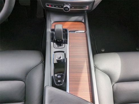 Used 2025 Volvo S60 B5 Plus image 17