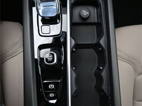 New 2026 Volvo XC60 B5 Plus w/ Protection Package Premier image 11