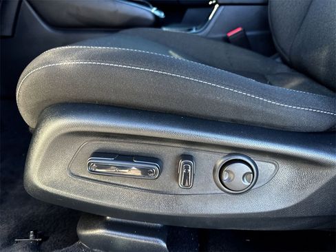 Used 2025 Honda CR-V EX image 12