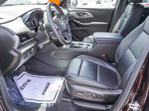 Used 2023 Chevrolet Traverse LT FWD image 17