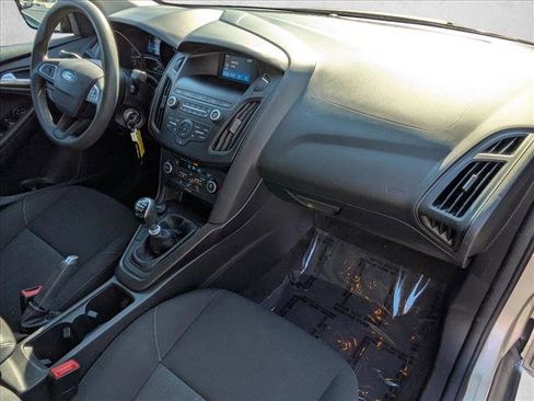Used 2018 Ford Focus SE FWD image 20