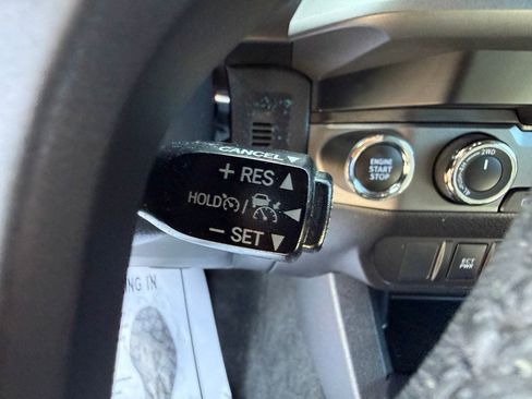 Used 2022 Toyota Tacoma TRD Sport AWD/4WD image 24